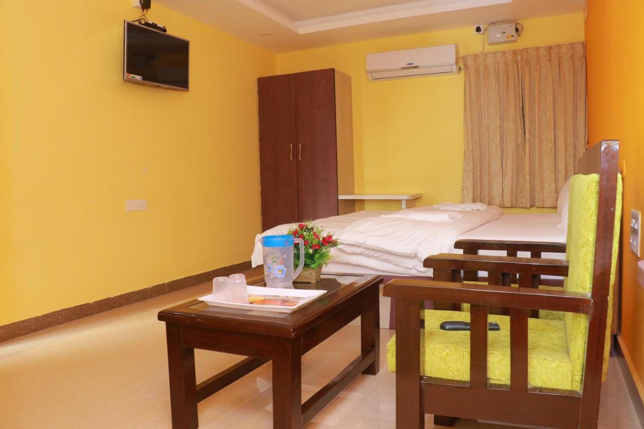 Avm Residency Hotel Paramagudi Exterior photo