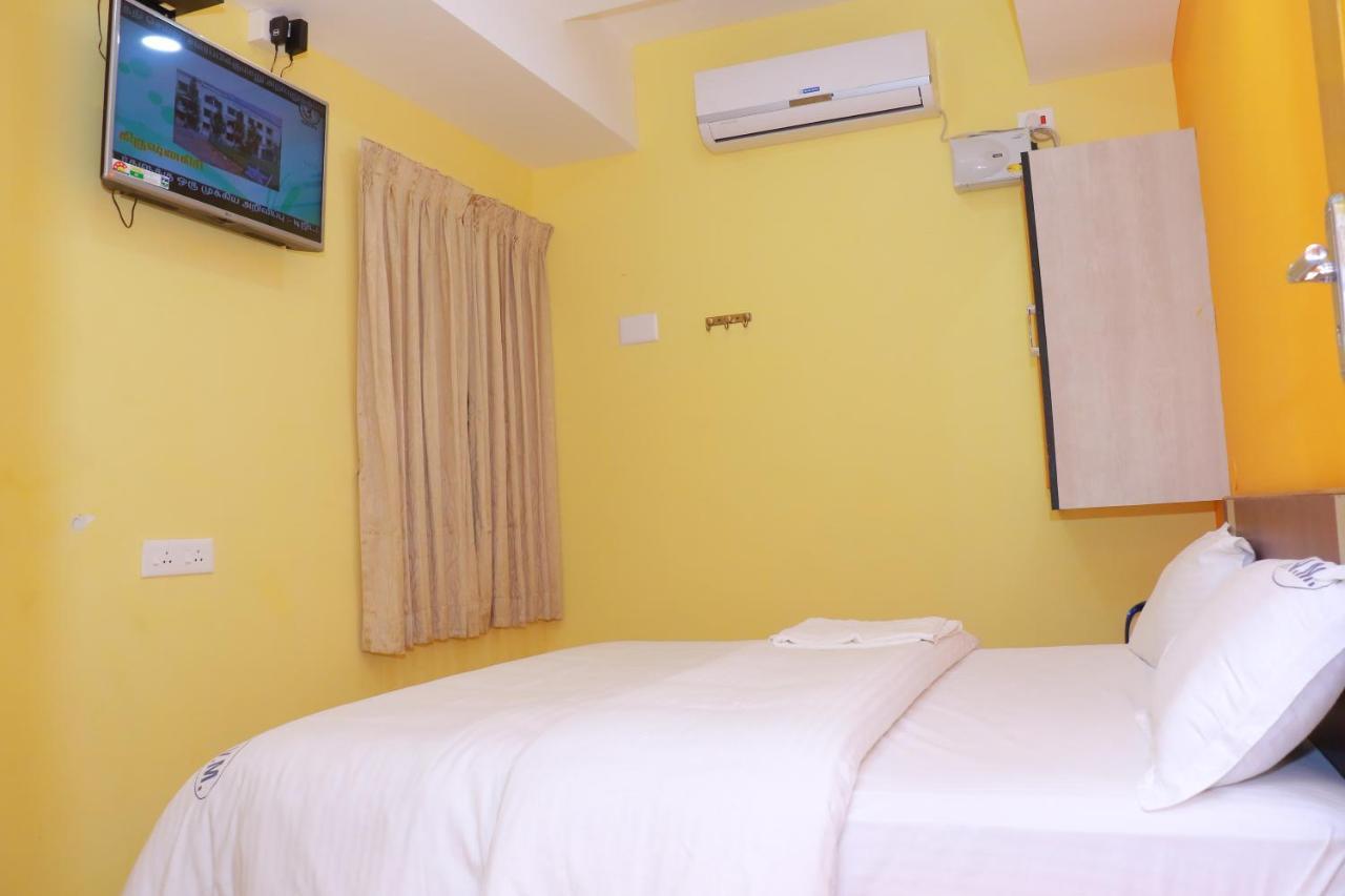 Avm Residency Hotel Paramagudi Exterior photo